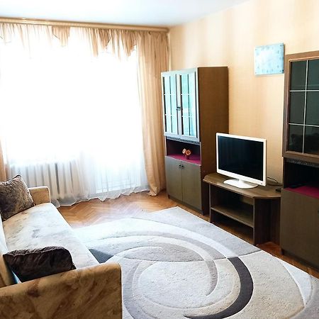 Уютная, Благоустроенная 2-Комнатная Квартира, Wifi Apartamento Bobruisk Exterior foto